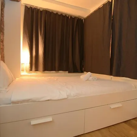 Keys Of Italy - Sprone 15 - 2 Bedroom Family By Ponte Vecchio Apartment *